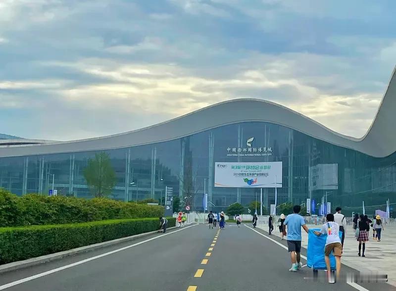 正文：
2026成都国际车展即将开幕，这次超多前沿汽车技术集中亮相，800V高压