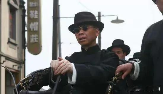 上海滩青帮大佬杜月笙，在香港逝世，临死前的一个决定，让人吃惊，烧掉所有的欠条。最