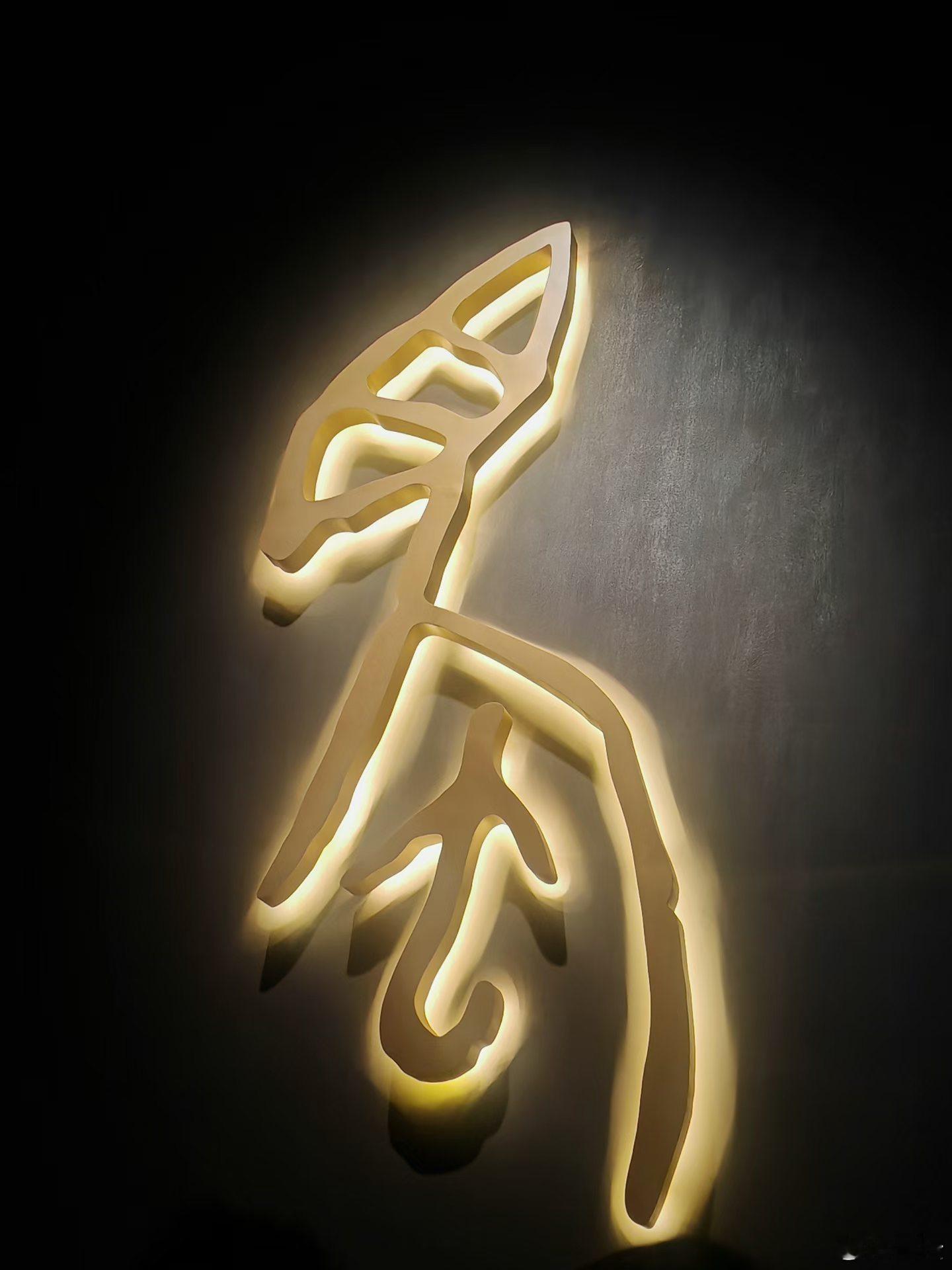 三星堆博物馆沉睡数千年,一醒惊天下！实在太惊艳了，怪不得开门就进场都挤满了人，文