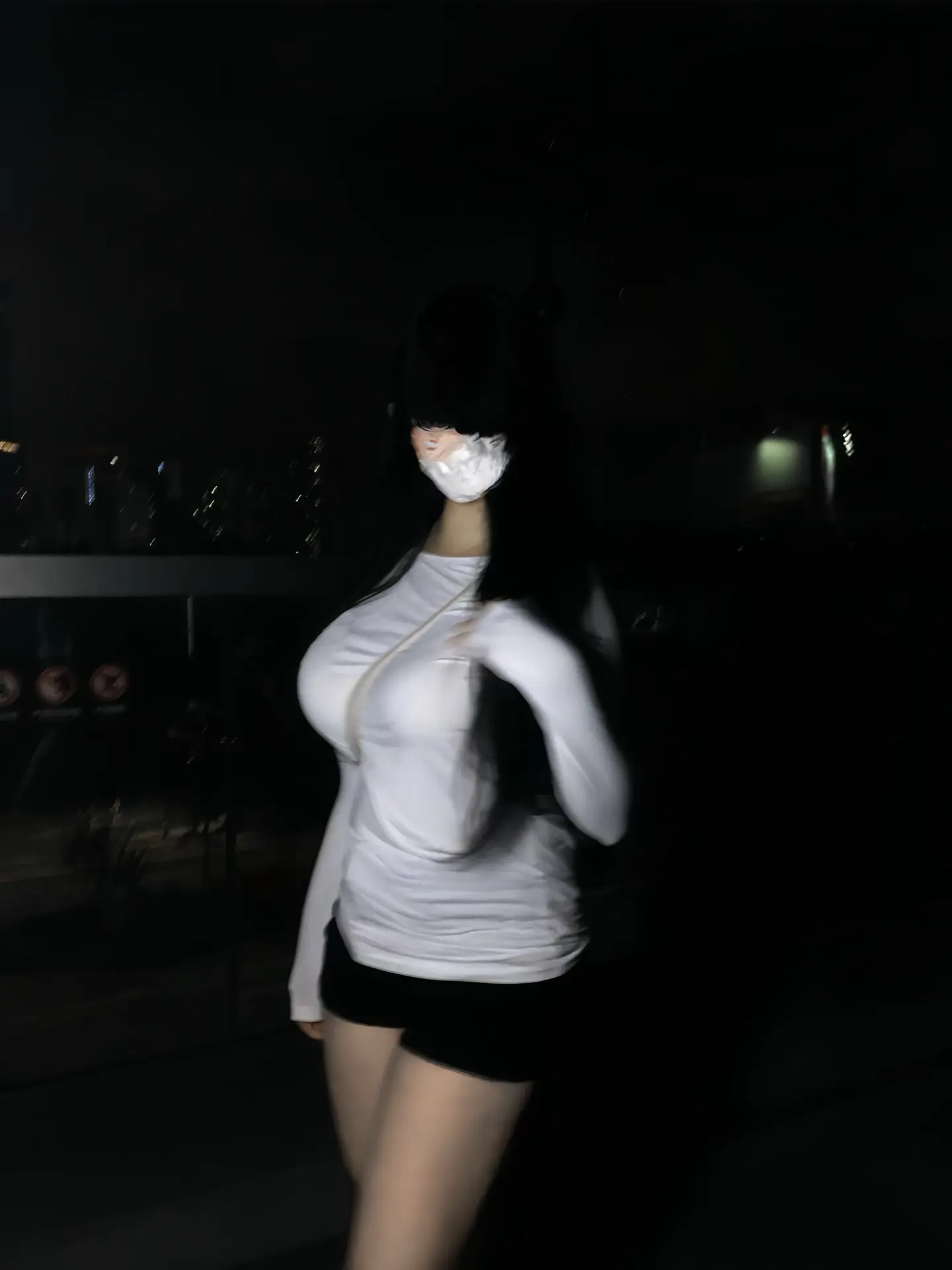 在重逢的街头 心跳比我更先认出你