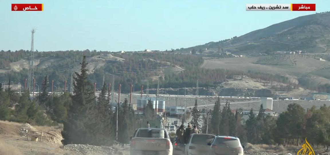 据半岛电视台记者报道，叙利亚军队正在重新开放通往阿勒颇郊区提什林水坝地区的部分道