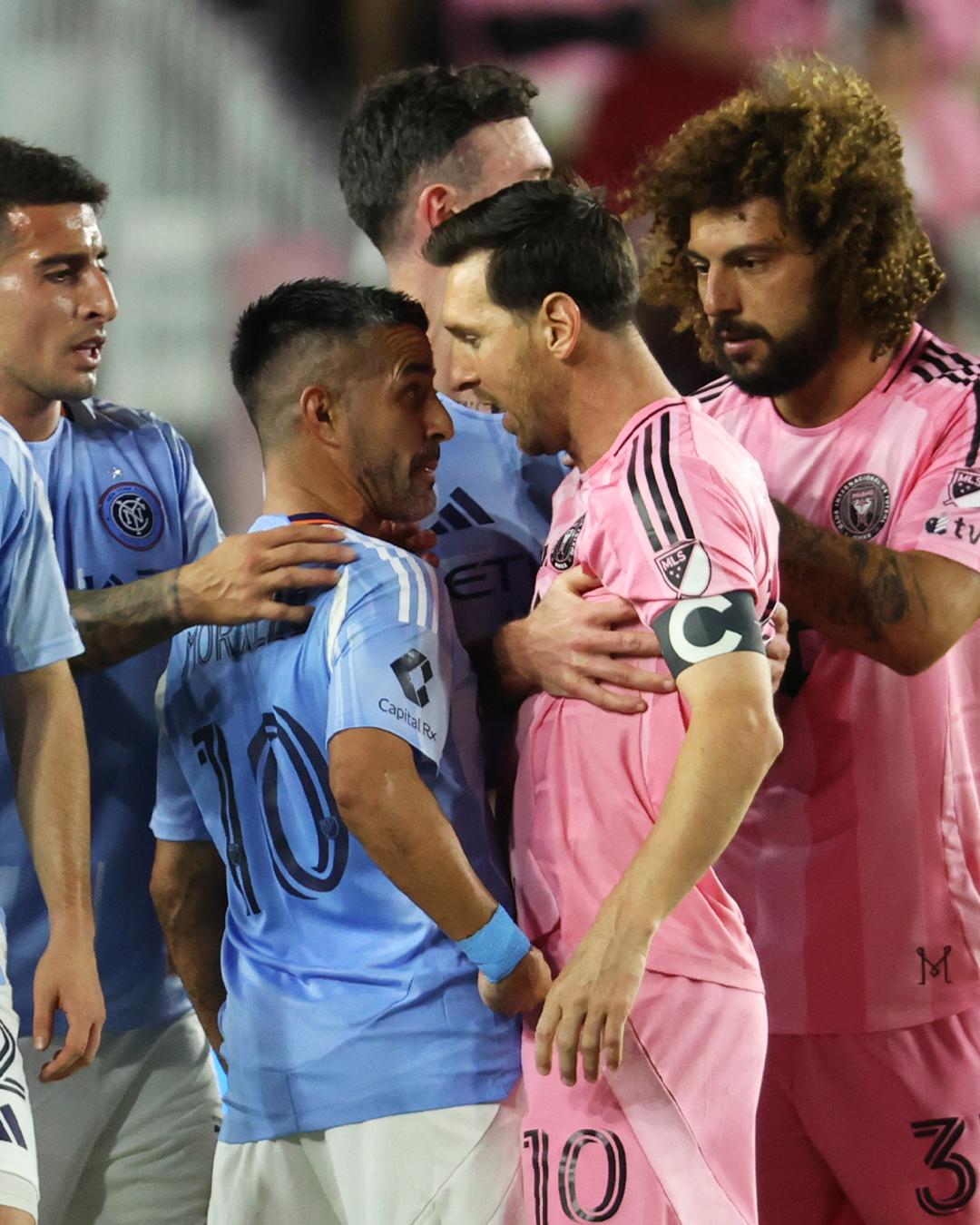 梅西也有火爆的一面，美职联东部赛区决赛，梅西与纽约城的球员发生了冲突。