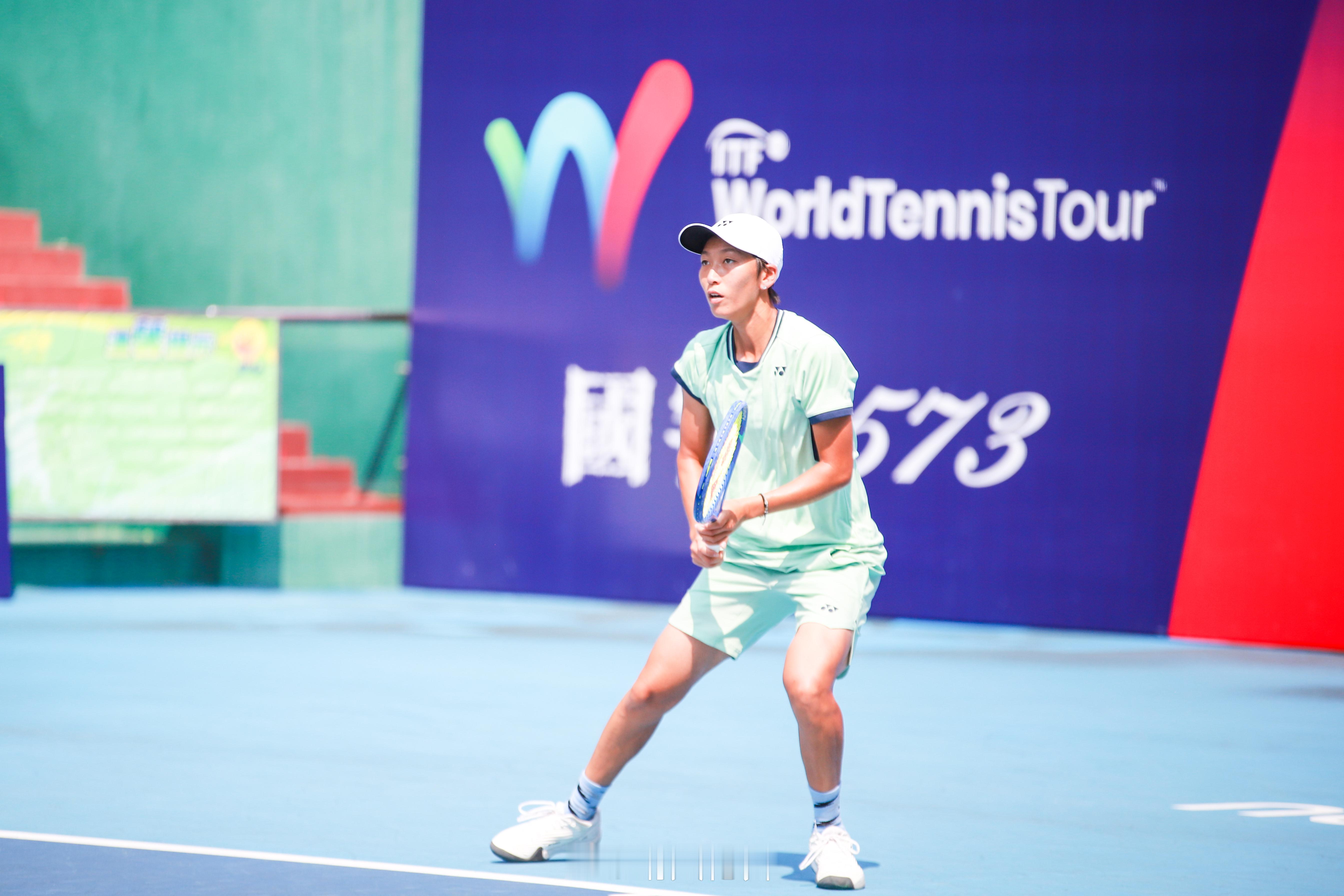 ITF卡里W100首轮从资格赛突围的尤晓迪🇨🇳以6-3/6-4挑落八号种子莱