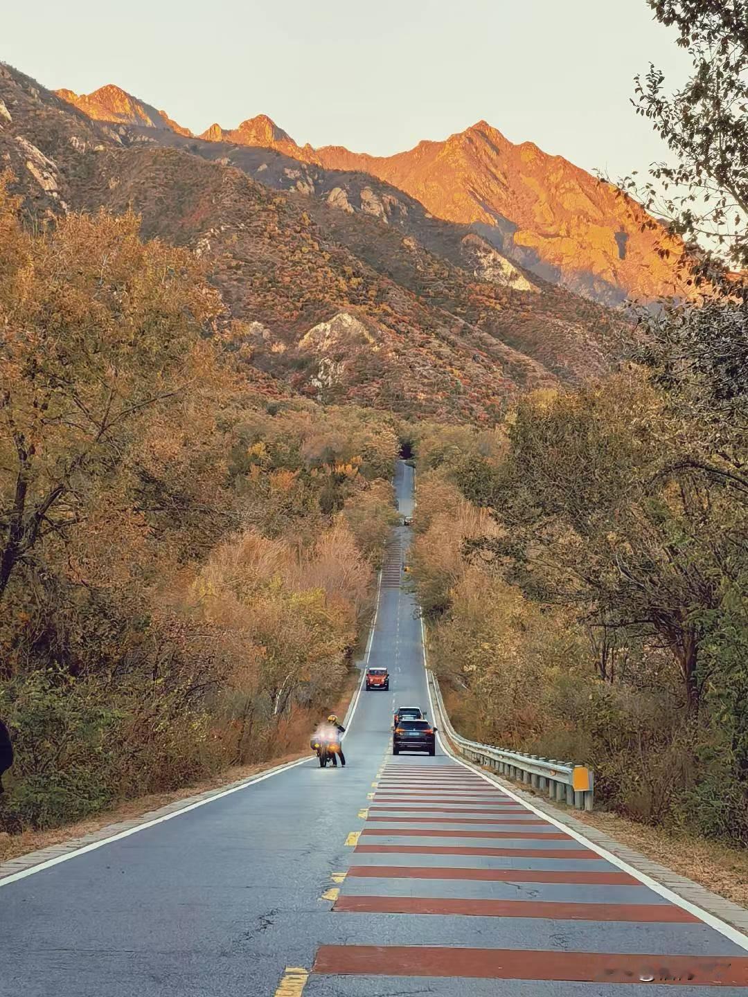 暂且不论到底该不该放春假和秋假，但这个时间点还是值得琢磨的。浙江、湖北、四川的一