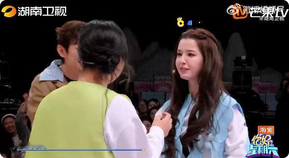 宋威龙卡点赢得胜利 宋威龙卡着最后一秒赢哈妮克孜，兴奋得像个赢了游戏的小朋友！“