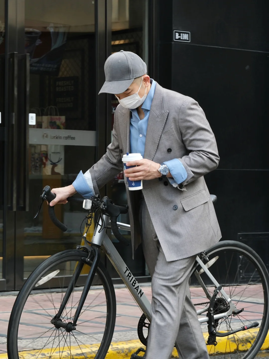 🐰年的最后一杯咖啡了，你们都回家了吗？