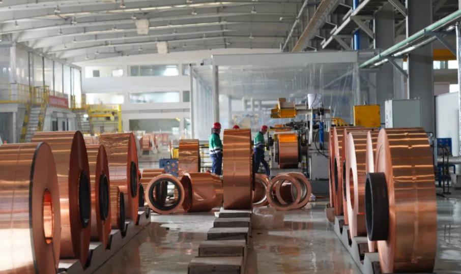 全球资源博弈格局近期出现戏剧性转折，美国对铜的大规模囤积行动未能如愿施压中国，反