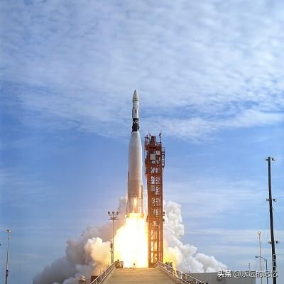 家人们！昨天傍晚的东风航天城，太燃了！力箭二号遥一运载火箭一飞冲天，直接把3颗卫