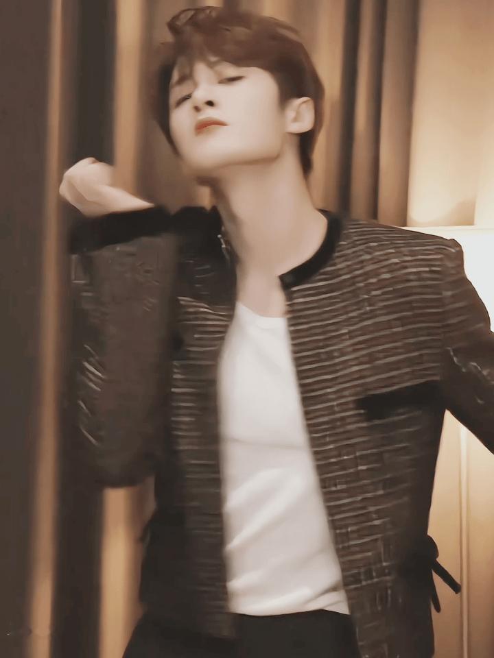 大哥檀健次跳得太好了！太会扭了，每一下都扭到了我的心巴上  