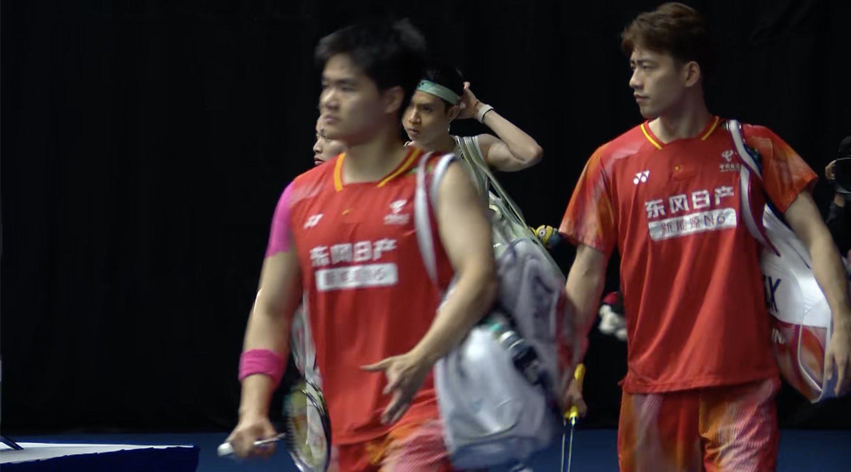 梁伟铿/王昶🇨🇳 vs 🇲🇾谢定峰/苏伟译，比赛马上开始！2026年新加