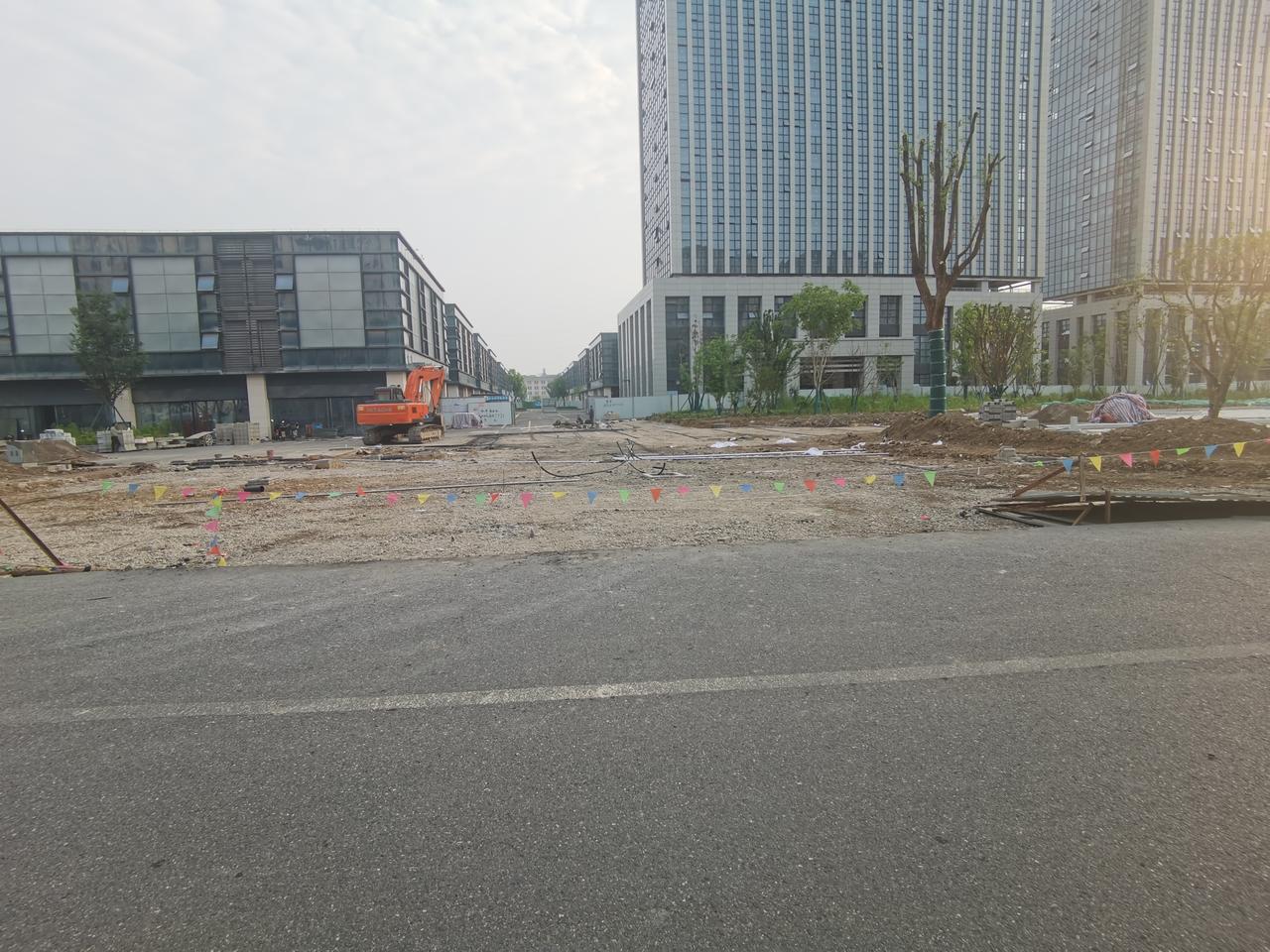 袍江安居城就剩下大门路口了。袍江安居城 袍江安防城 袍江活力城 绍兴袍江控股集团