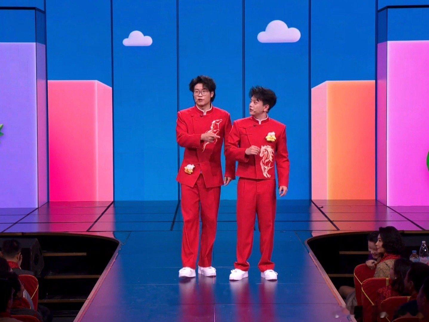 漫才兄弟 好笑 漫才兄弟今晚的节目太好笑了！徐浩伦谭湘文一唱一和，刘旸在岳父岳母