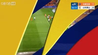 云南玉昆开场仅1分钟就打进闪电进球，利用山东泰山防守漏人的机会，角球破门。这次山