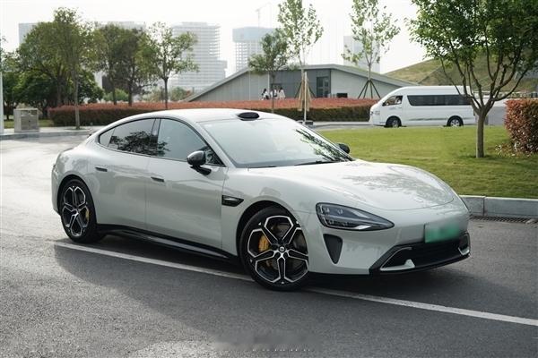 【福特CEO又赞小米SU7：中国的苹果 像保时捷Taycan！】日前，福特CEO