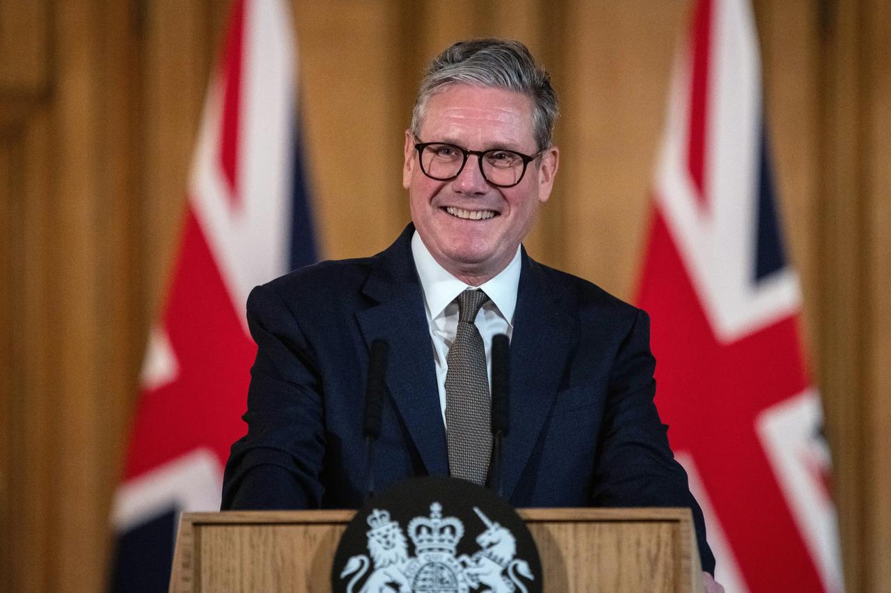 意料之外！
 
英国首相竟然承认了！
 
7月25日，英国新首相斯塔默突然公开表
