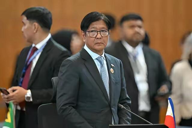 [微风]菲律宾美梦破灭！没人敢接话茬。在近日召开的东盟+中日韩峰会上，菲总统小马