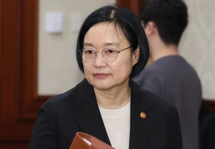 没人能提前猜到李在明的这步棋。他亲自拍板敲定的韩国新任国务总理，是一位从政刚满一