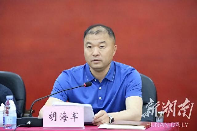 10月10日，湖南省纪委监委公开通报近年查处的6起打牌赌博典型问题。其中，建立专