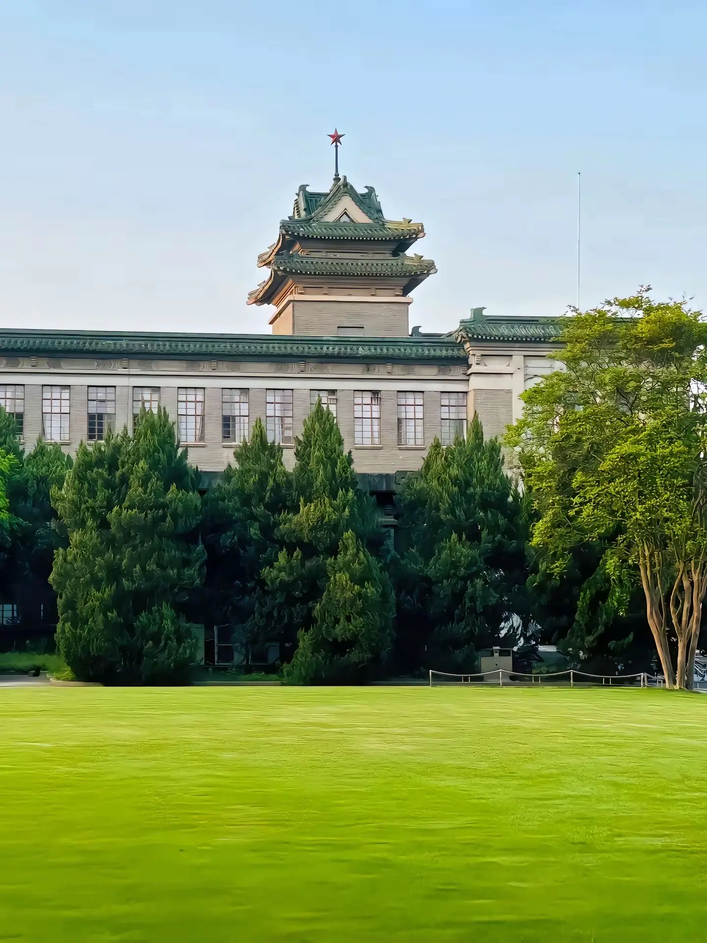 “江苏的高校实力仅在京沪之下”