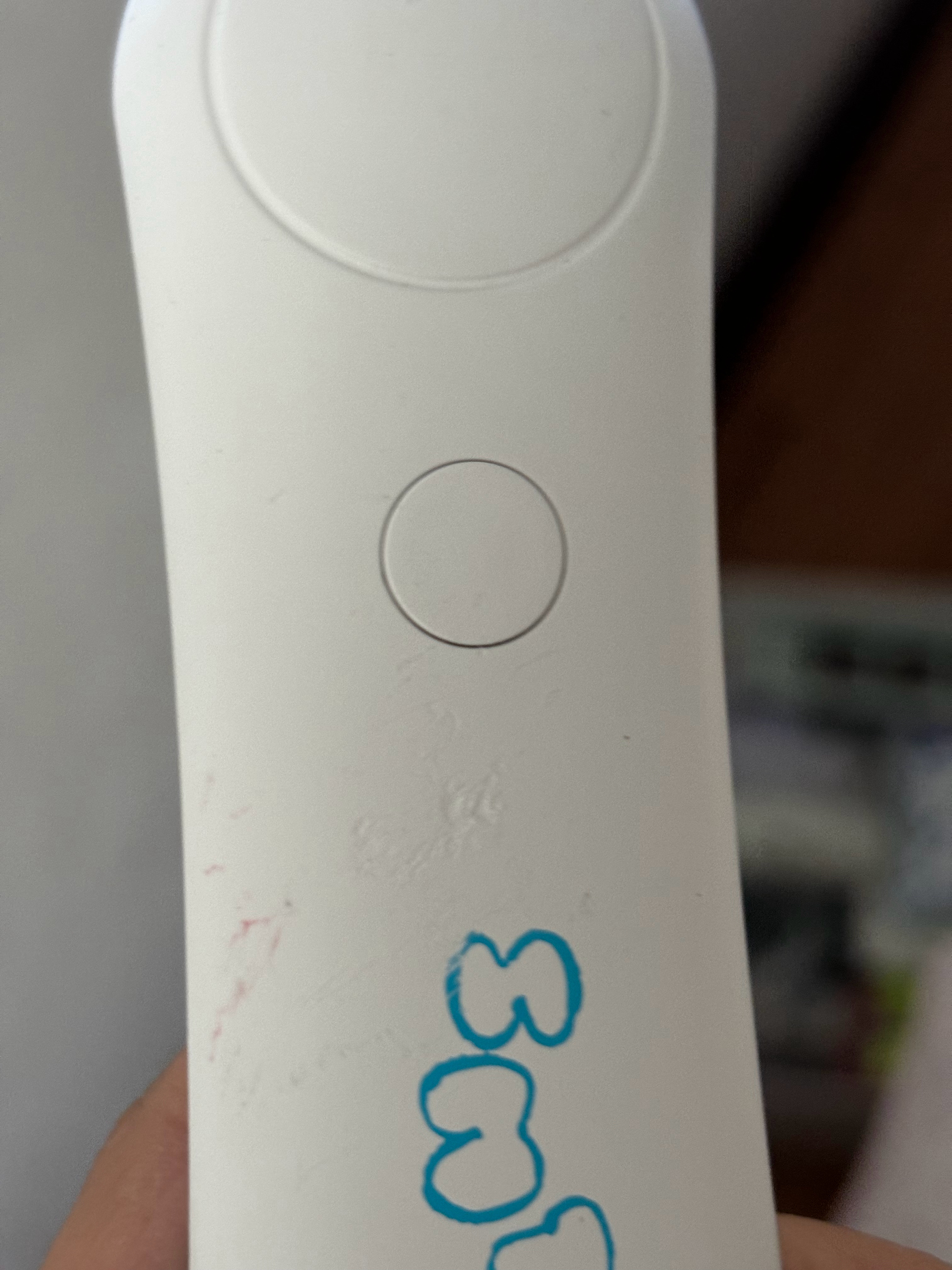 其实这个破塑料棒子我买回来只拍几次照 在场馆我根本就不往出拿 而且第二天就被我刮