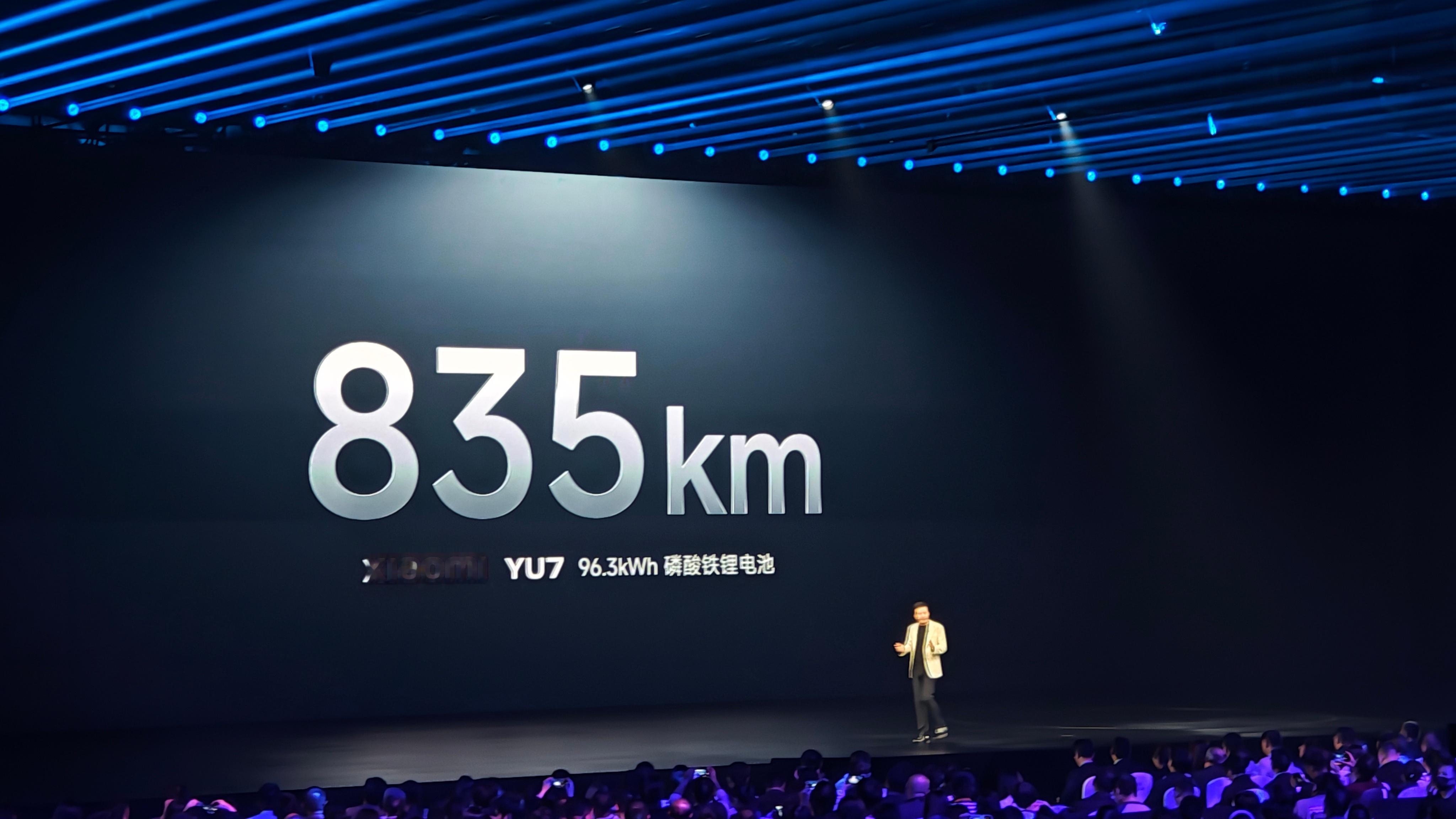 小米YU7续航来了，三款配置：标准版续航 96.3度电池 续航835公里四驱版续