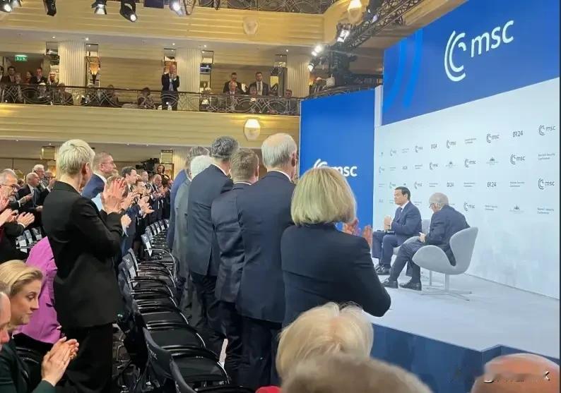 现在看来整个欧洲就是“好了伤疤忘了疼”，鲁比奥演讲结束，欧洲感觉“曾经盟友—美国