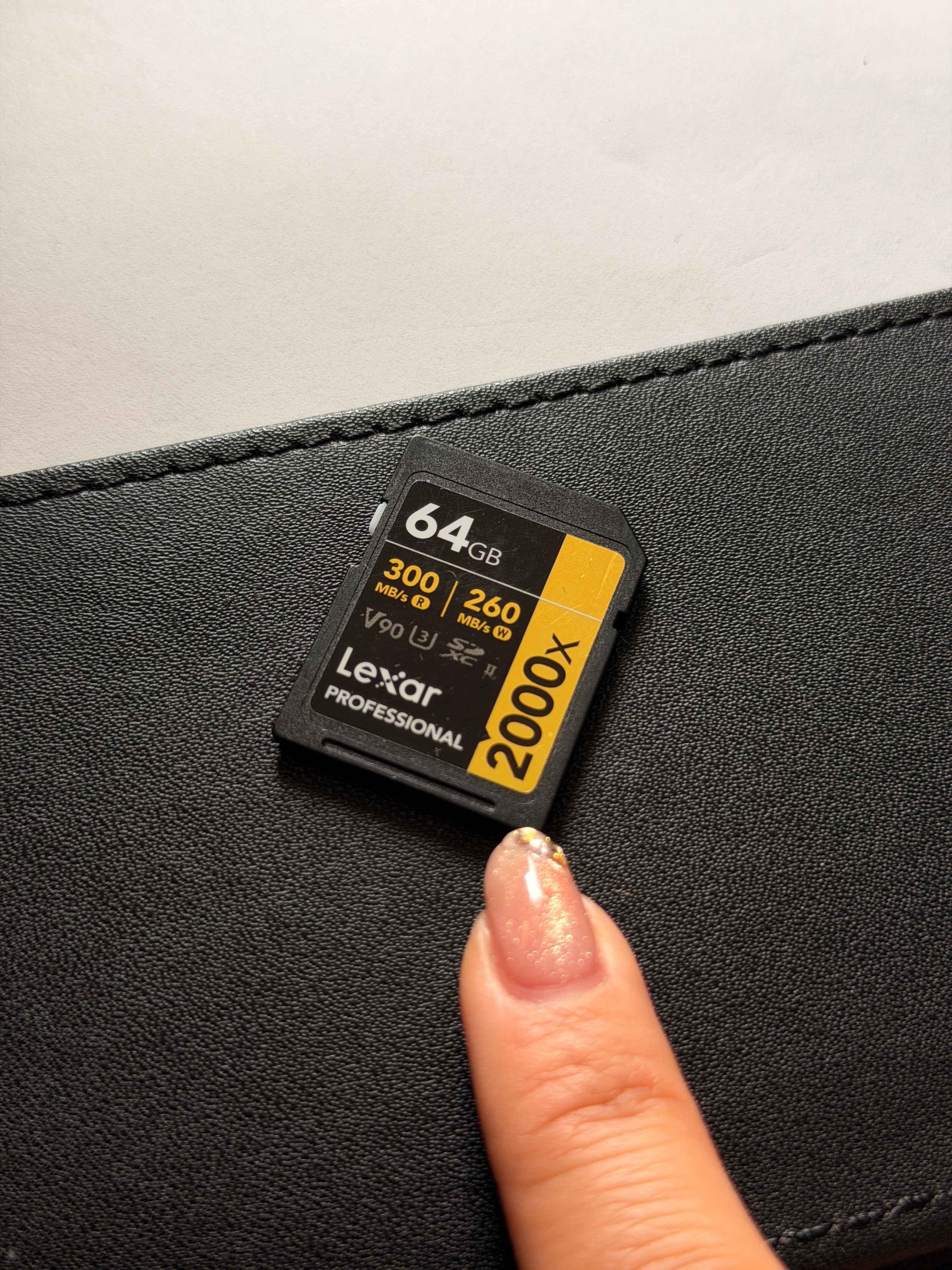 相机内存卡一定要买最好的昨晚直接丢失了好多份素材…找到大半夜咱就是说这东西一定一