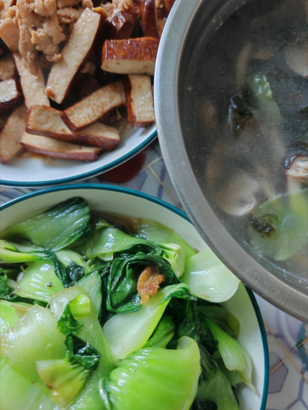 午餐  爱上了用肥肉炒菜[舔屏]你们吃啥！ 