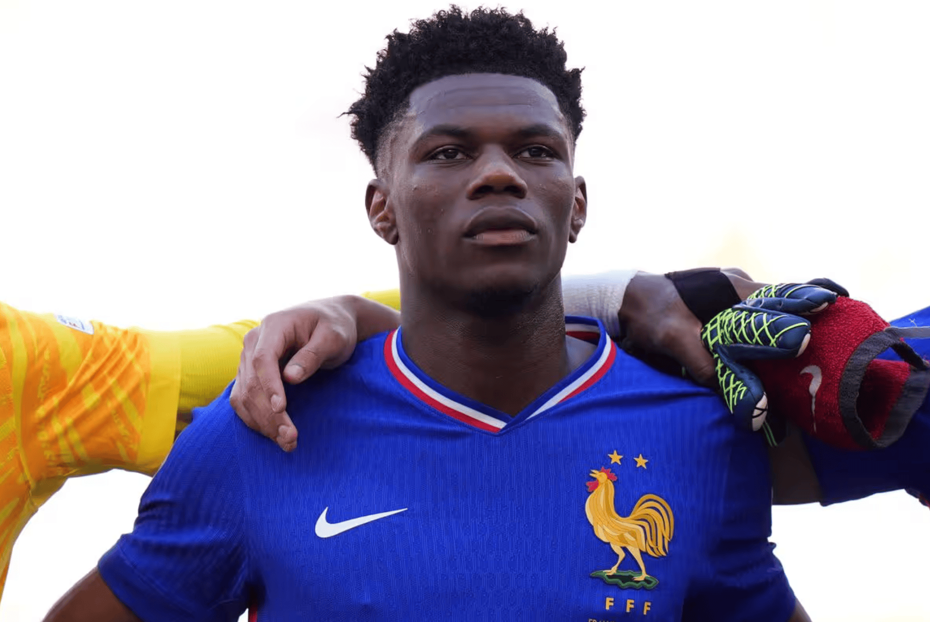 跟队：曼联重点关注楚阿梅尼，认为其在竞技与性格方面适配