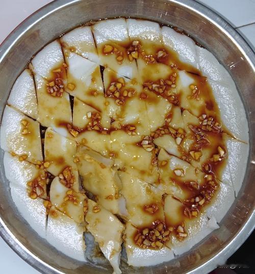 大姨妈来了
        今天在镇上吃水籺，听到旁边一个年轻小伙子对美丽老板娘