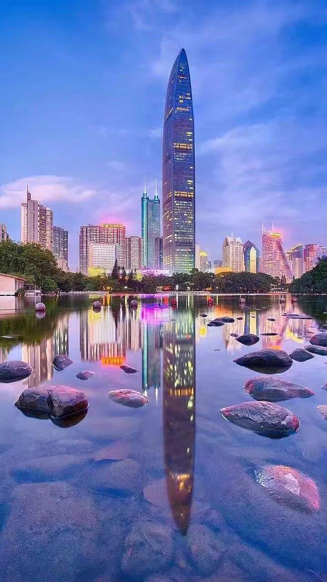 杭州可以“准二级”，广州不能：不是偏心，是角色不同

网上老有一种算法：杭州一般