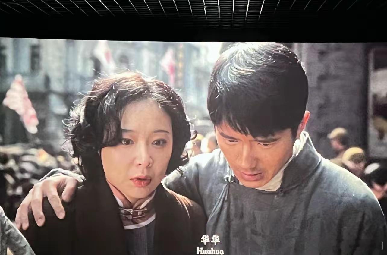 老金到死都不知道妻女没走出南京城，翻译员至死都不知道妻儿被屠杀，阿昌到死都不知道
