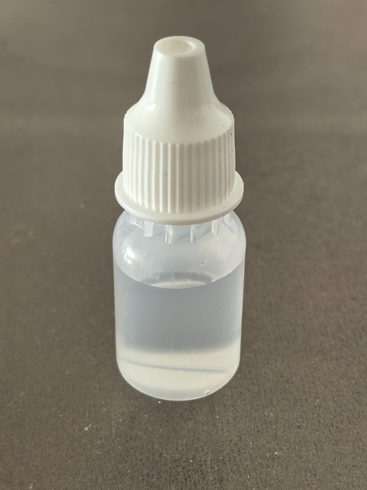 长江上的万吨邮轮都带有医疗室。在船上的时候，老伴儿的眼角鼓了个疖子就去医疗室看了