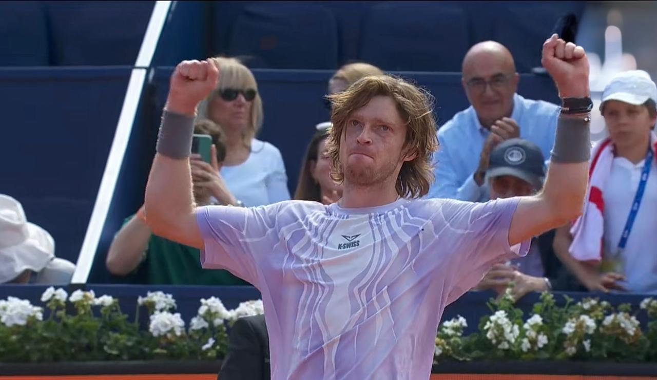 新生代菲斯与90后卢布列夫ATP500巴塞罗那决赛时刻
        北京时间