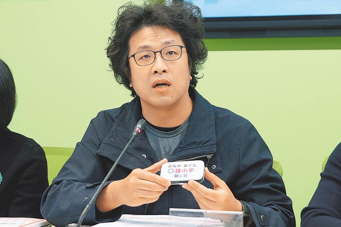 民进党渐成笑话
物必自腐而后虫生，此刻的赖清德若听到这句话，应当会感到很刺耳。因