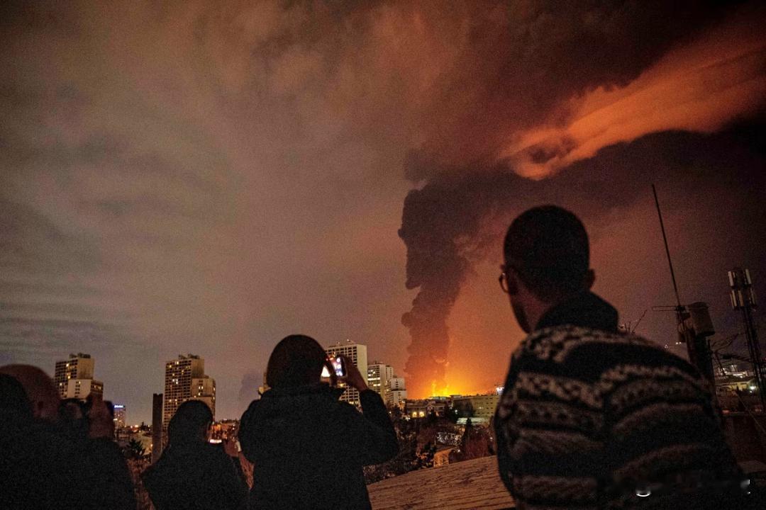 以色列：真危险了

伊朗新领袖穆吉塔巴临危受命，担起救亡图存的历史重担，且不说这