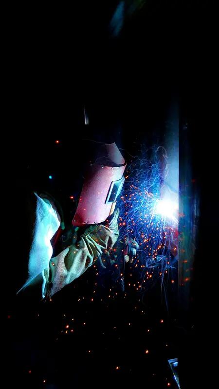 22岁主播每天焊妆两次确诊肺炎！别让变美，变成伤肺
 
爱美真的会要命吗？杭州2