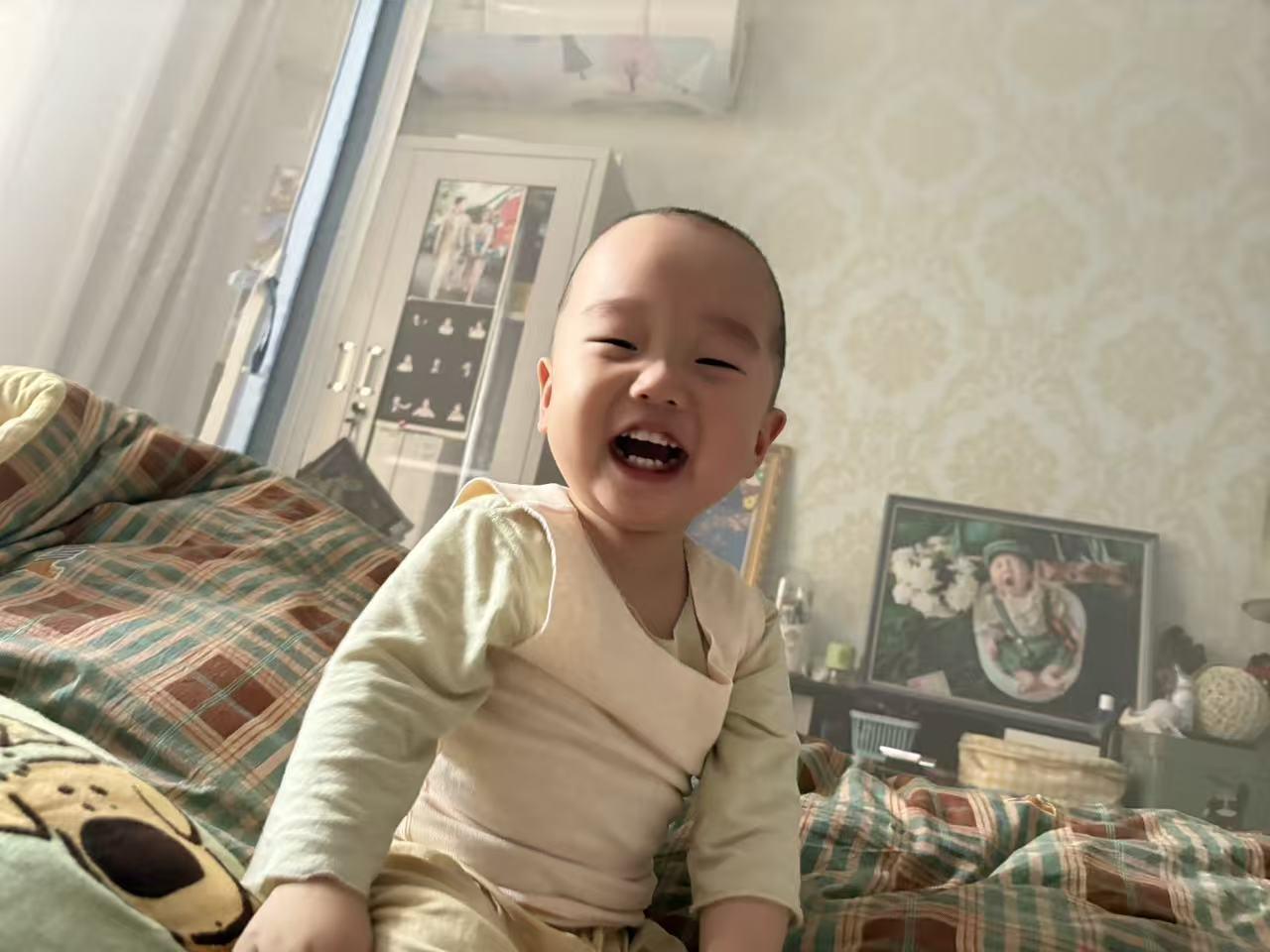 可爱的小男孩一一