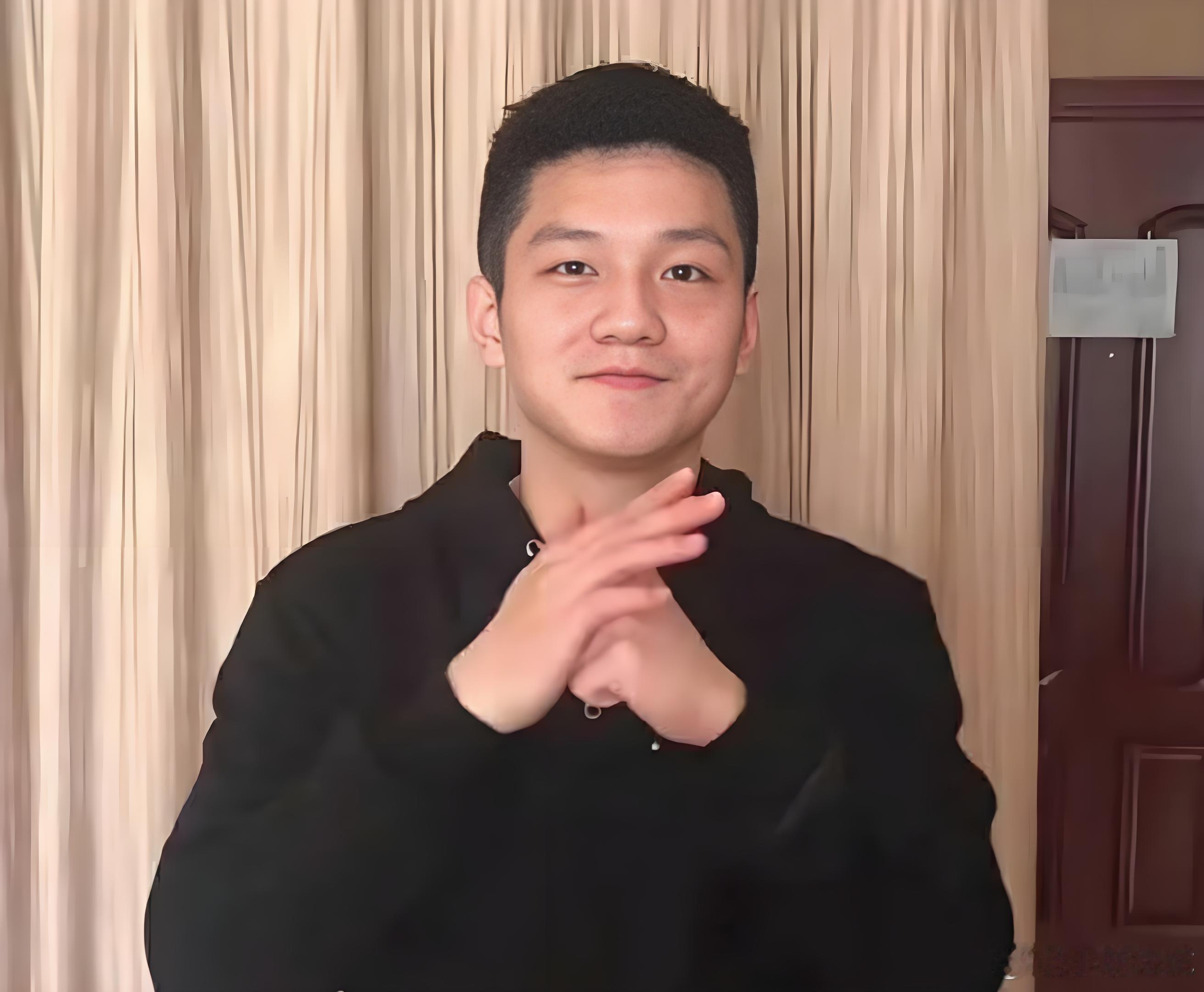 樊振东  咚咚祝你新年快乐 