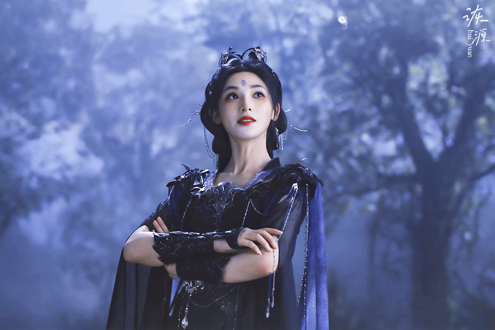 彭小苒 《暗河传》慕雨墨 / 动图EP02-12 紫衣-双手抱肘 动态漂亮特写苒