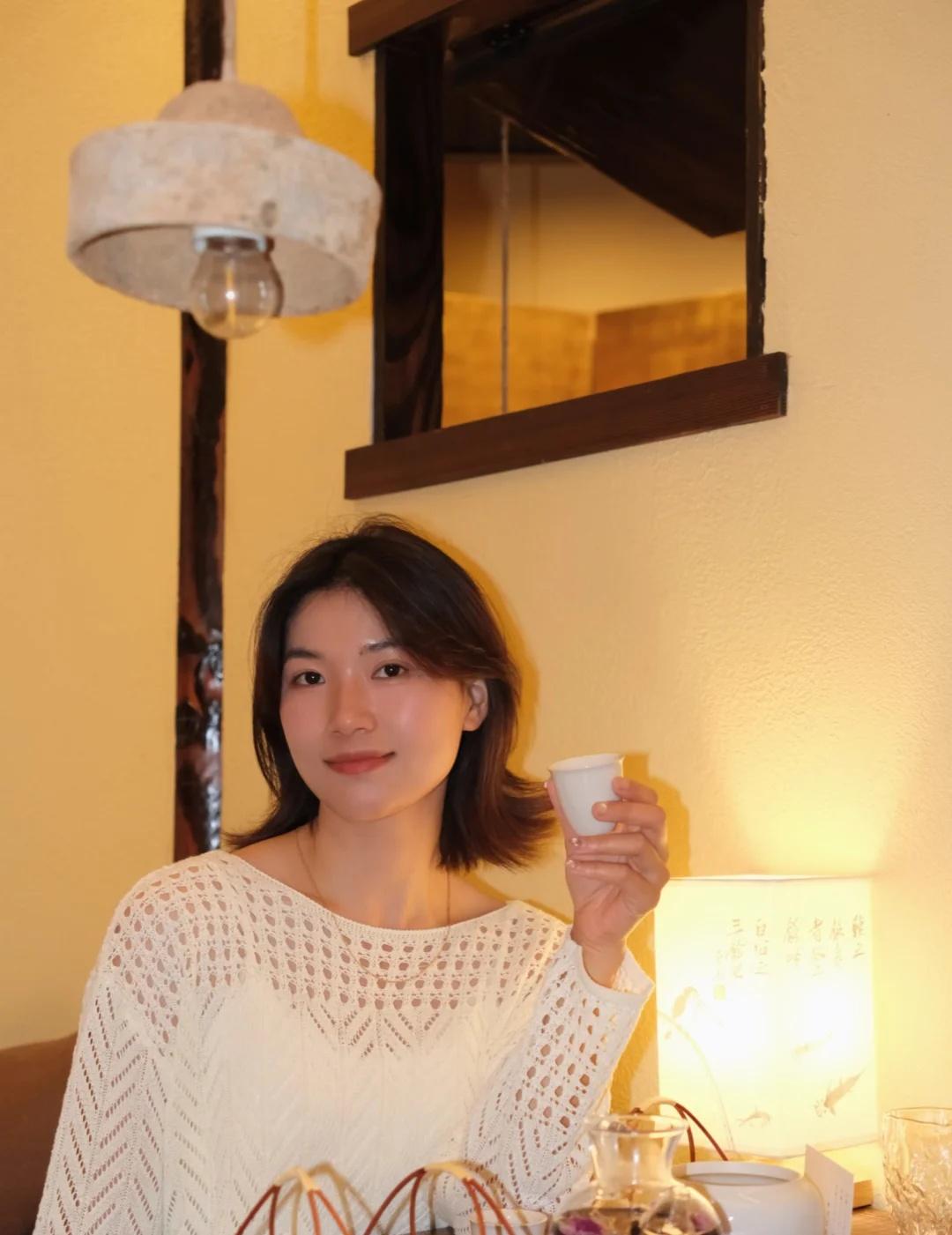 把日子放慢一点✨
	
把生活的节奏调慢
寻一处安逸，偷一段清闲
不追赶时间，只取