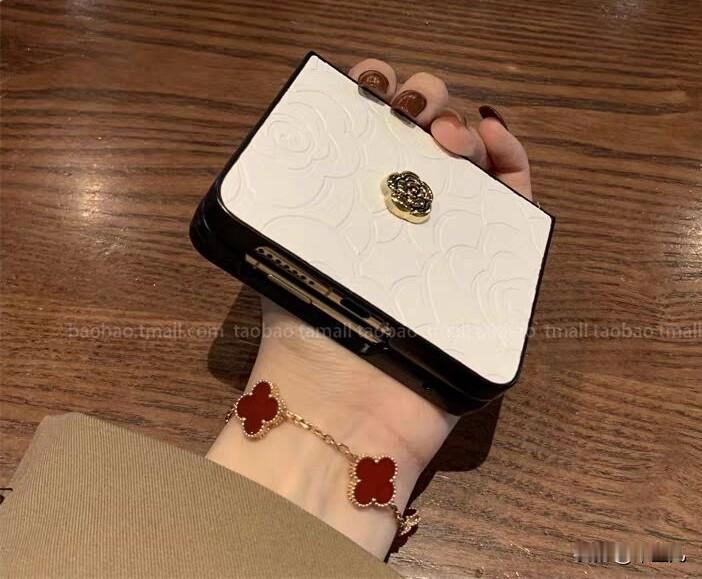 不知道大家有没有这种感觉，
一上五十岁，
身体各种小毛病就暴露出来了。
这不，又
