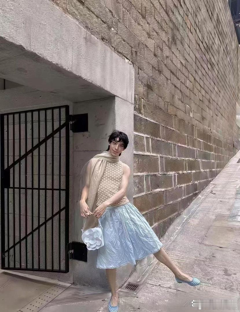 伊能静的儿子，这是走了向佐的赛道 
