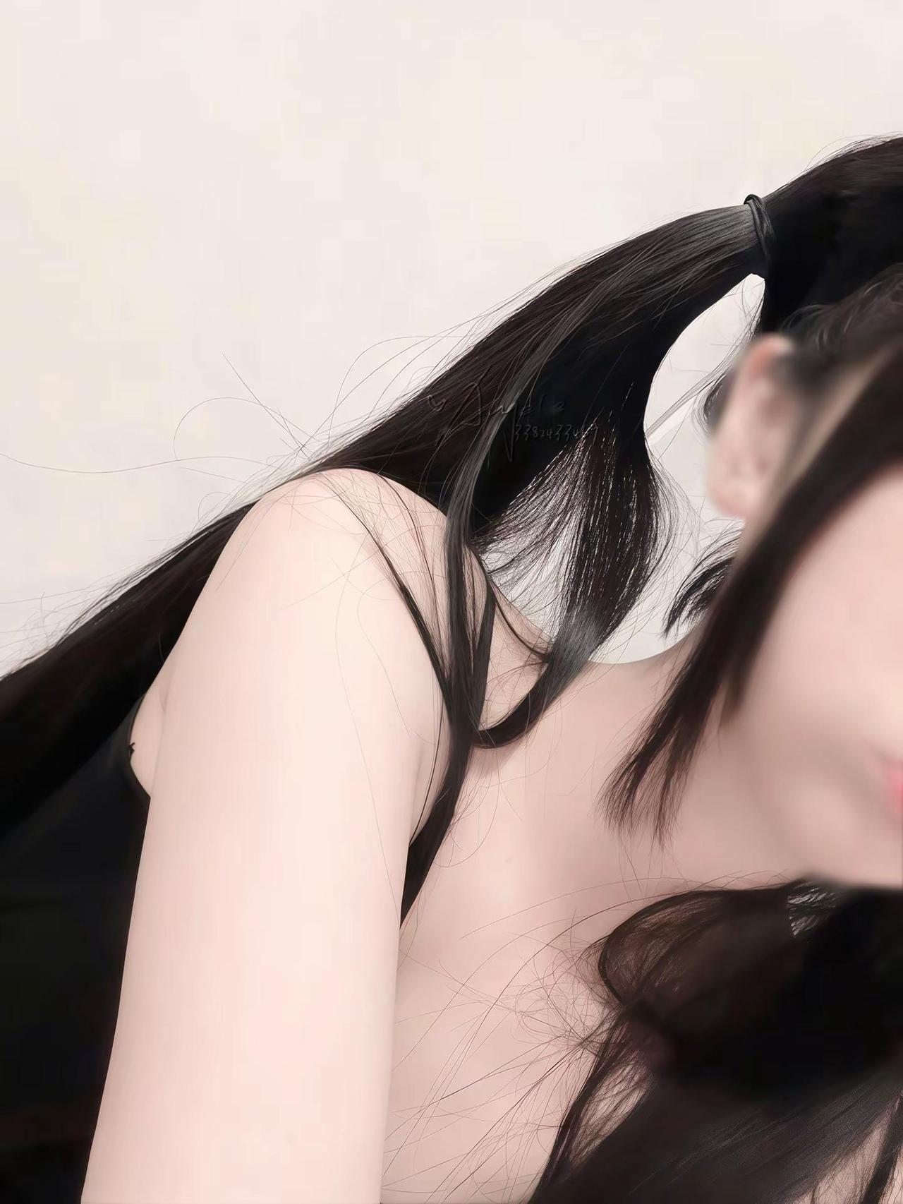 她不属于你的每一刻 都很迷人