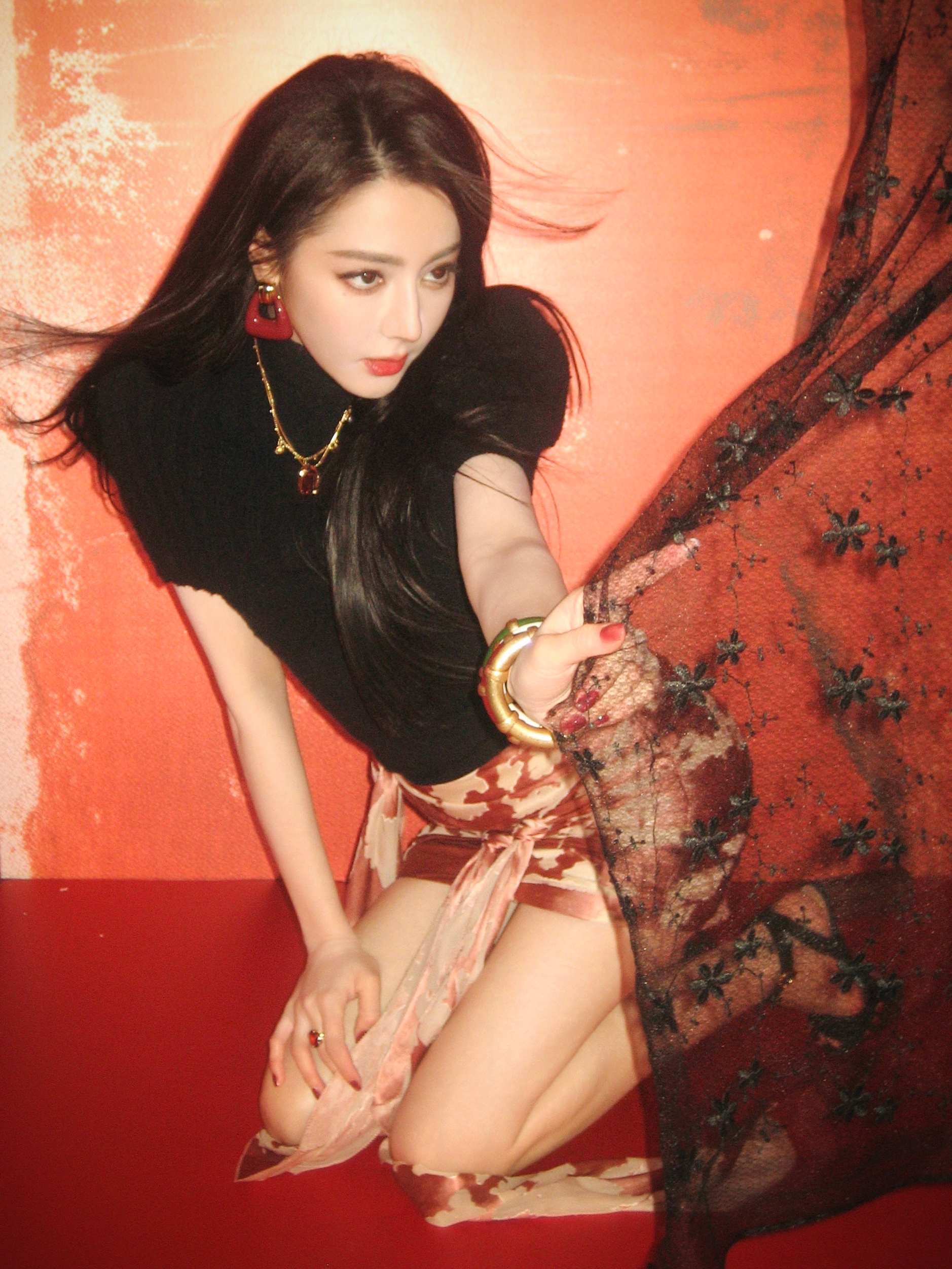 迪丽热巴💗你好星期六 今晚唯一任务清单：成为姐姐的专属“结咒知己”！ 🫶嘻嘻