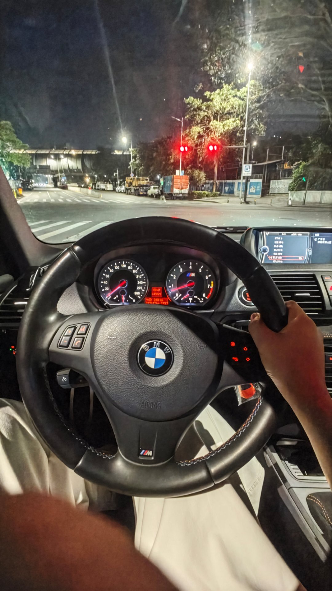 剪完了，落班，回家！ 明天早上10：00记得看片~国产公路之王内饰解密大v聊车