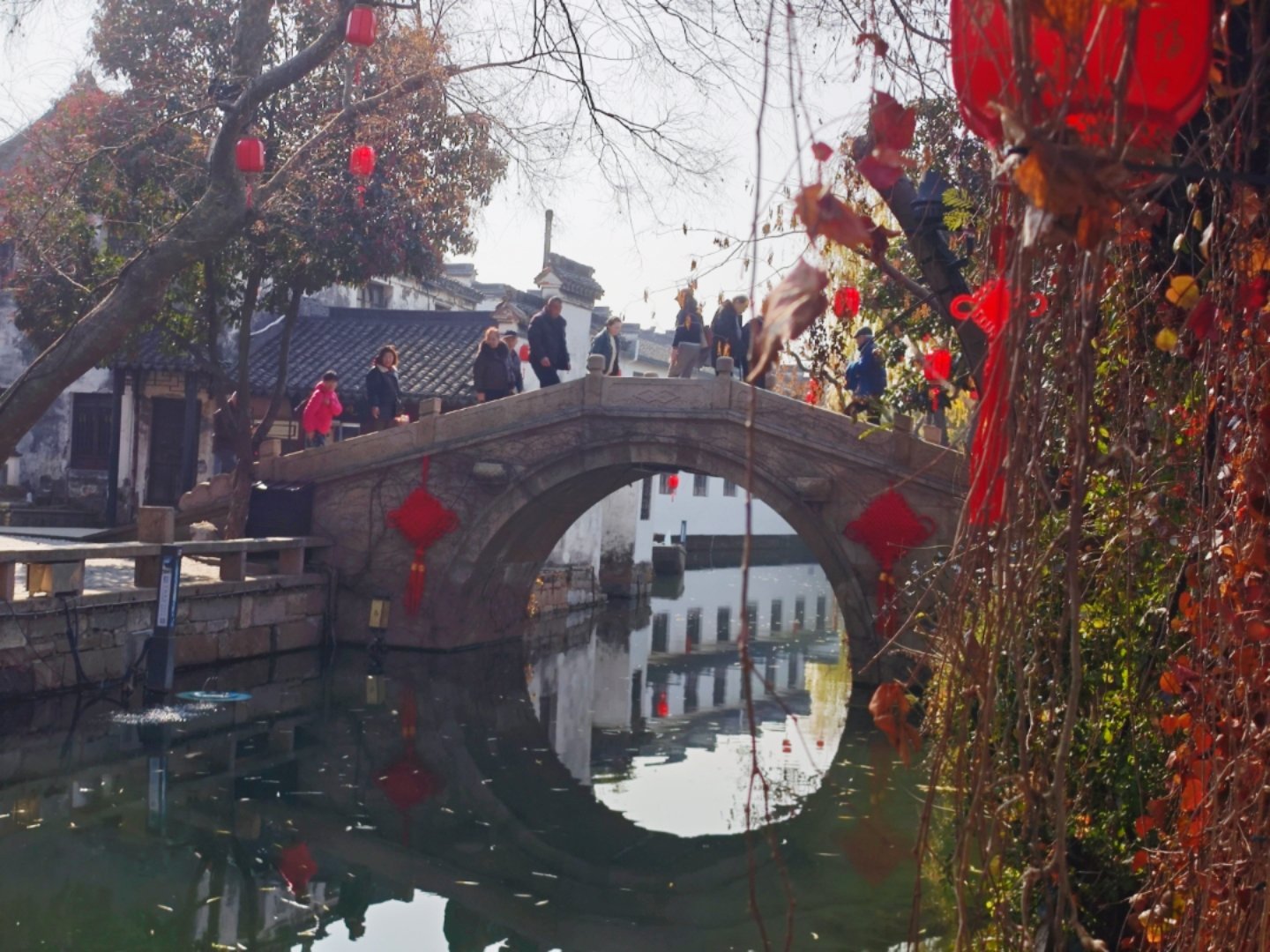 开享界S9T昆山周庄一日游。听昆曲赏古镇，工作日来旅游的大部分都是老年人。乡村古