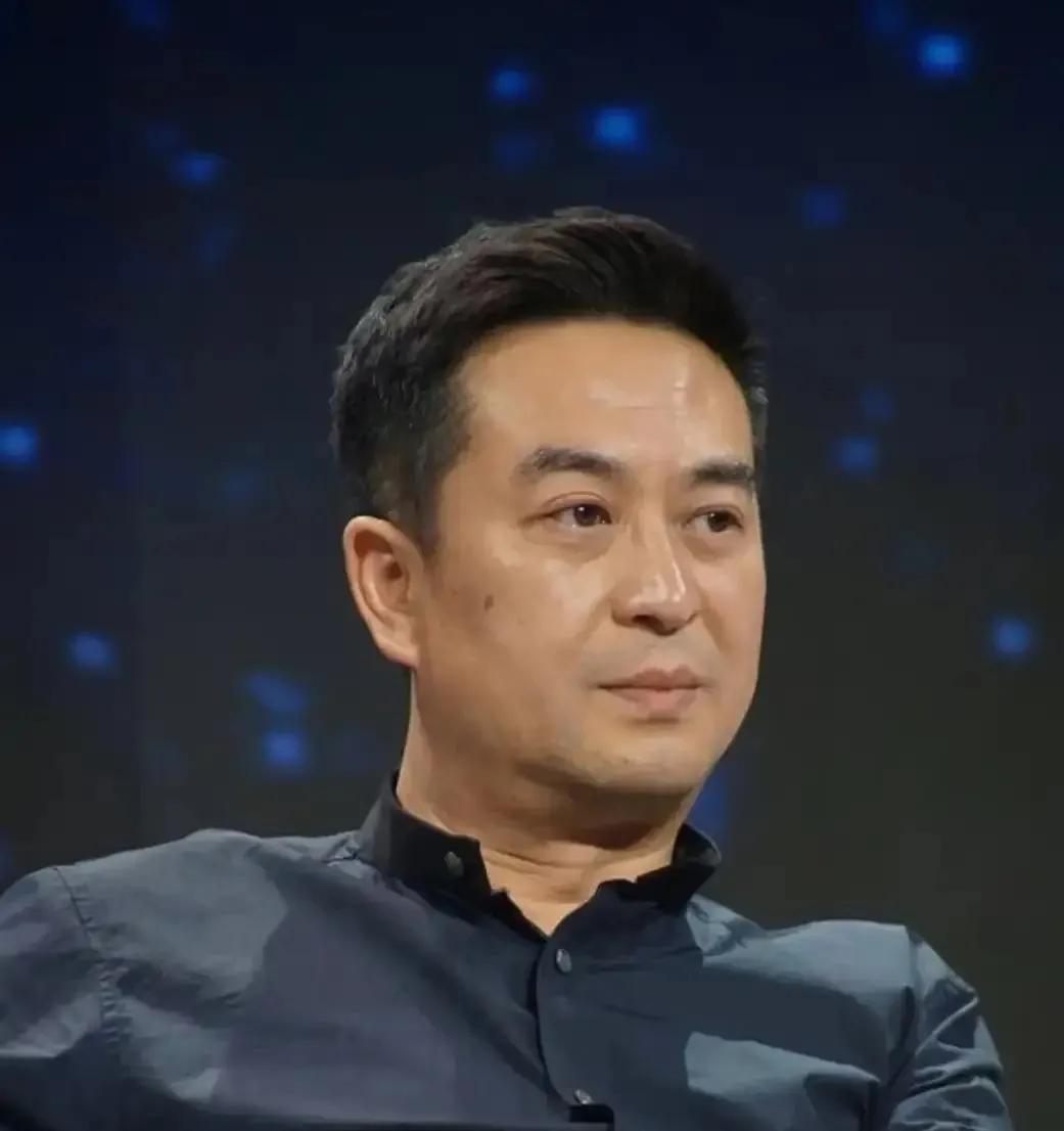 8月25号凌晨，张嘉益工作室发了一份严正声明。

就六个字韩沛颖不是我的人。
