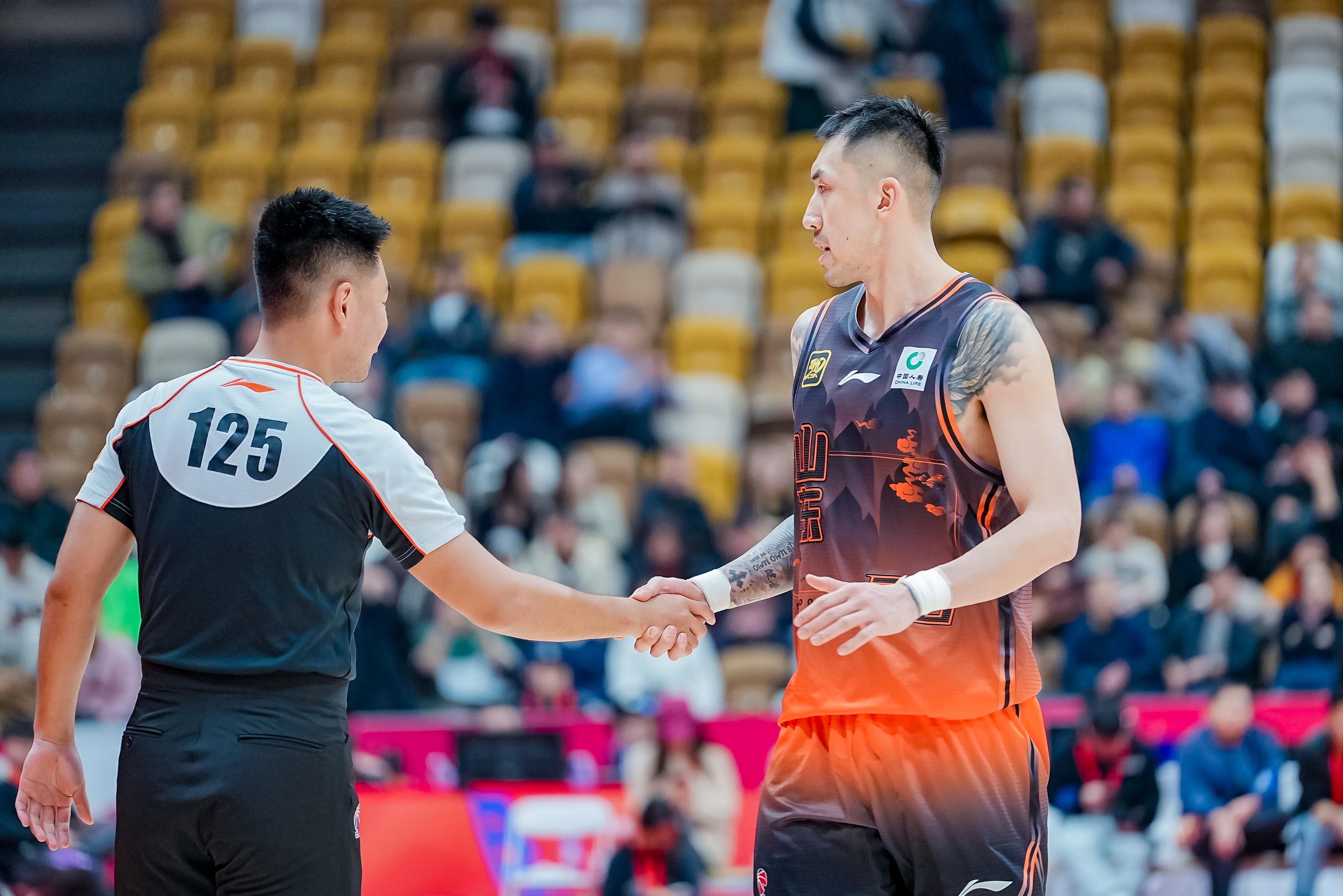 稳定贡献！陶汉林出战25分钟 8中5拿到12分7板&正负值+17！