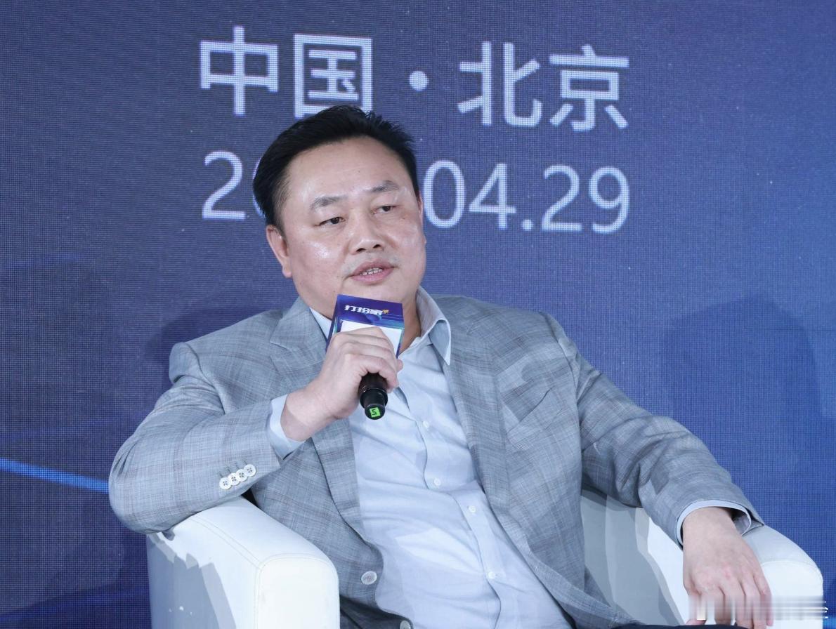进入2025年之后，*ST美讯（国美通讯，600898）股价连续跌停，截至最新收